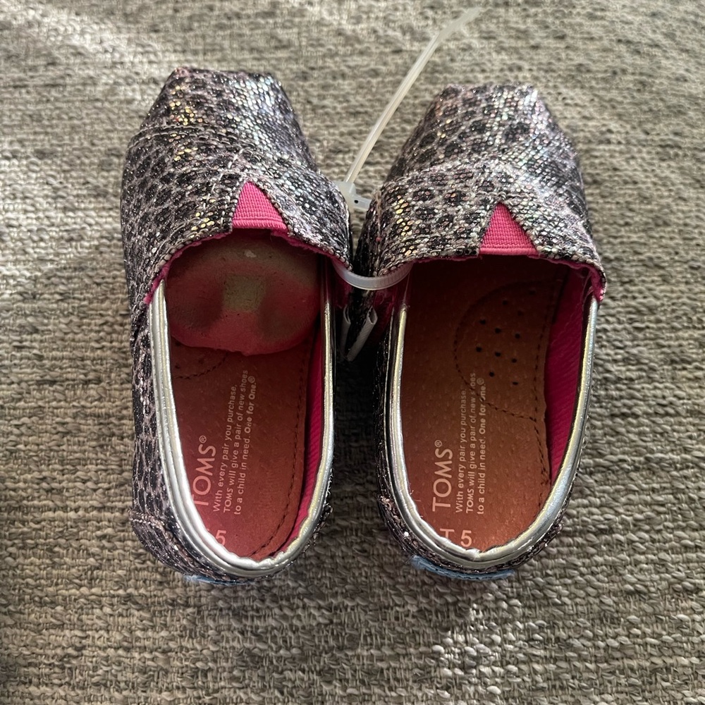 Tom’s toddler size 4